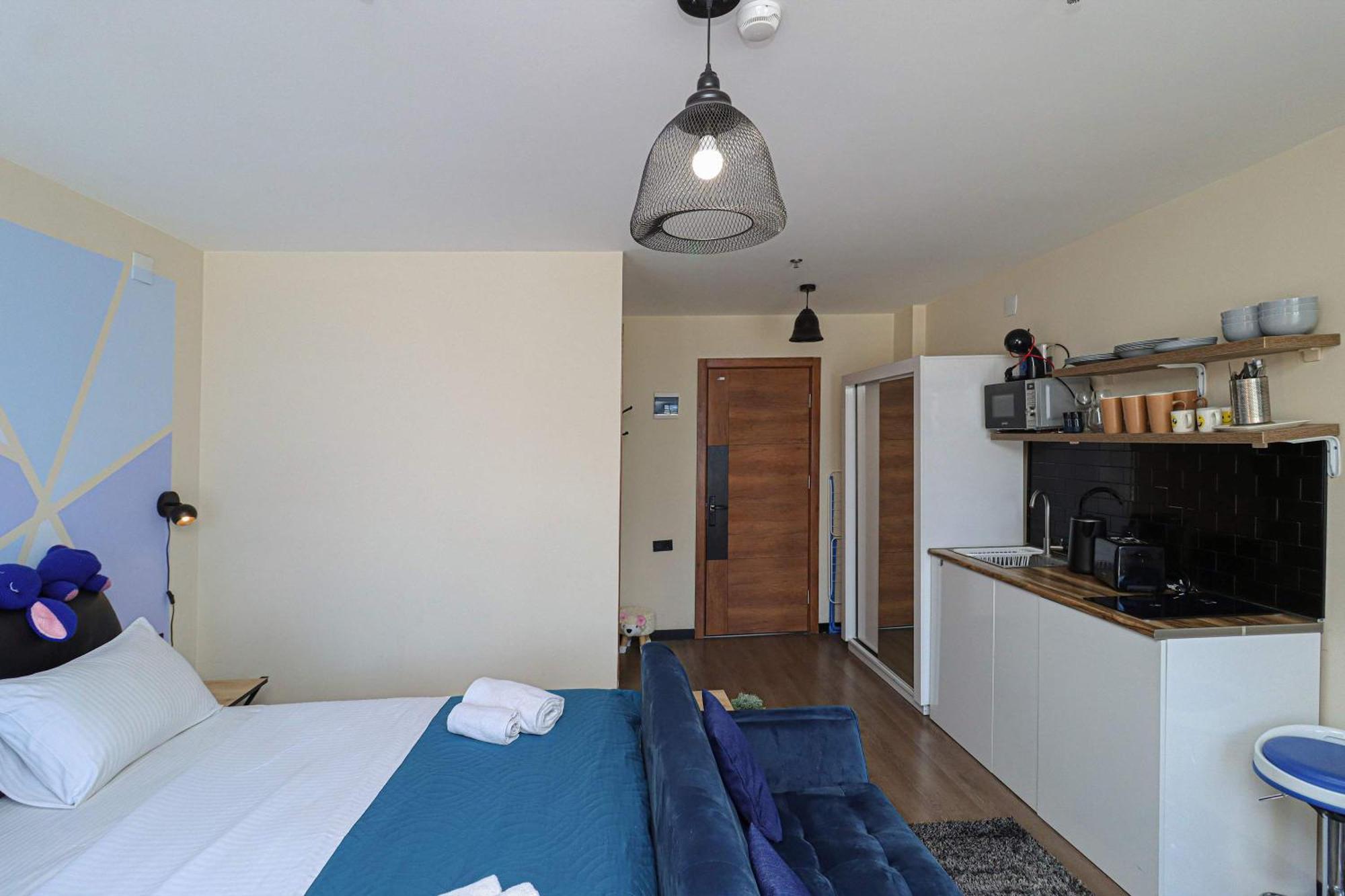 Stylish Studio Apartment With Balcony 古多里 外观 照片