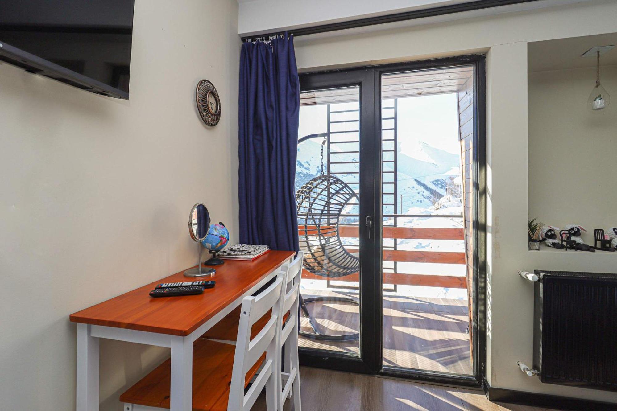 Stylish Studio Apartment With Balcony 古多里 外观 照片