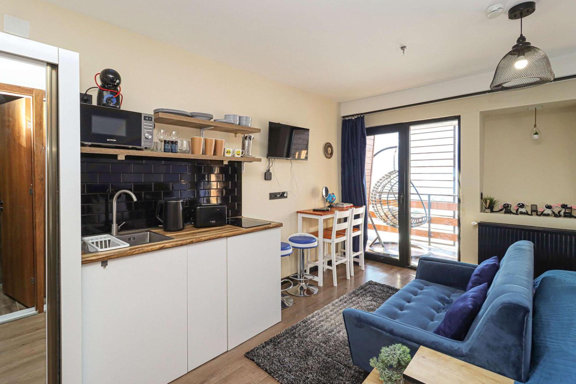 Stylish Studio Apartment With Balcony 古多里 外观 照片